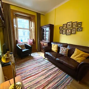 Charming 1 Bedroom Apartment Edinburgh